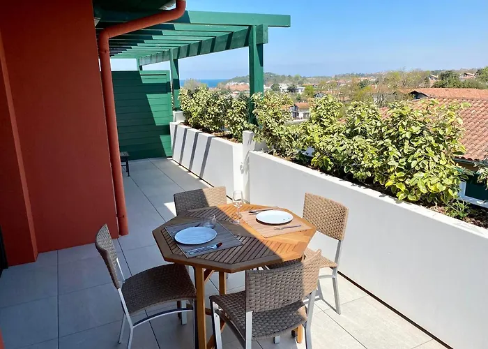 Superbe Appartement, Grande Terrasse Vue Et Montagne *