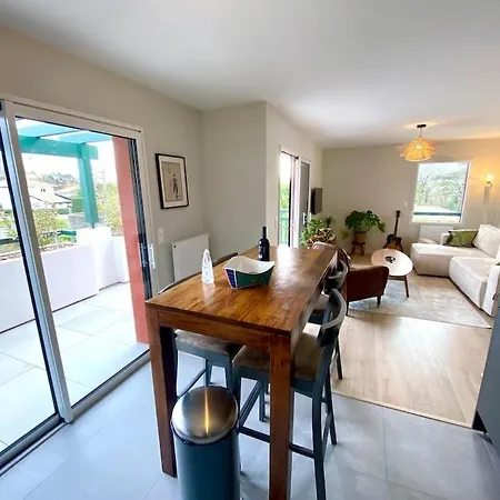 Superbe Appartement, Grande Terrasse Vue Et Montagne *