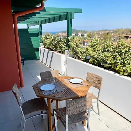 Superbe Appartement, Grande Terrasse Vue Et Montagne *