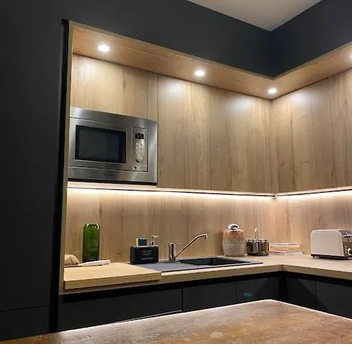 Superbe Appartement, Grande Terrasse Vue Et Montagne *