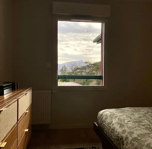 Superbe Appartement, Grande Terrasse Vue Et Montagne Apartmán