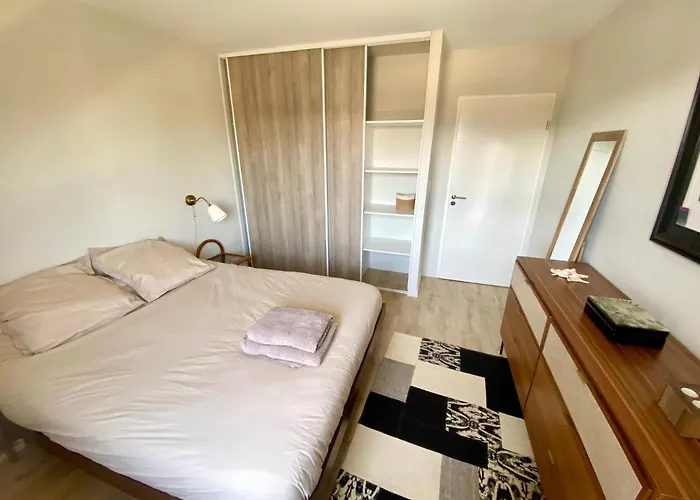 Superbe Appartement, Grande Terrasse Vue Et Montagne *